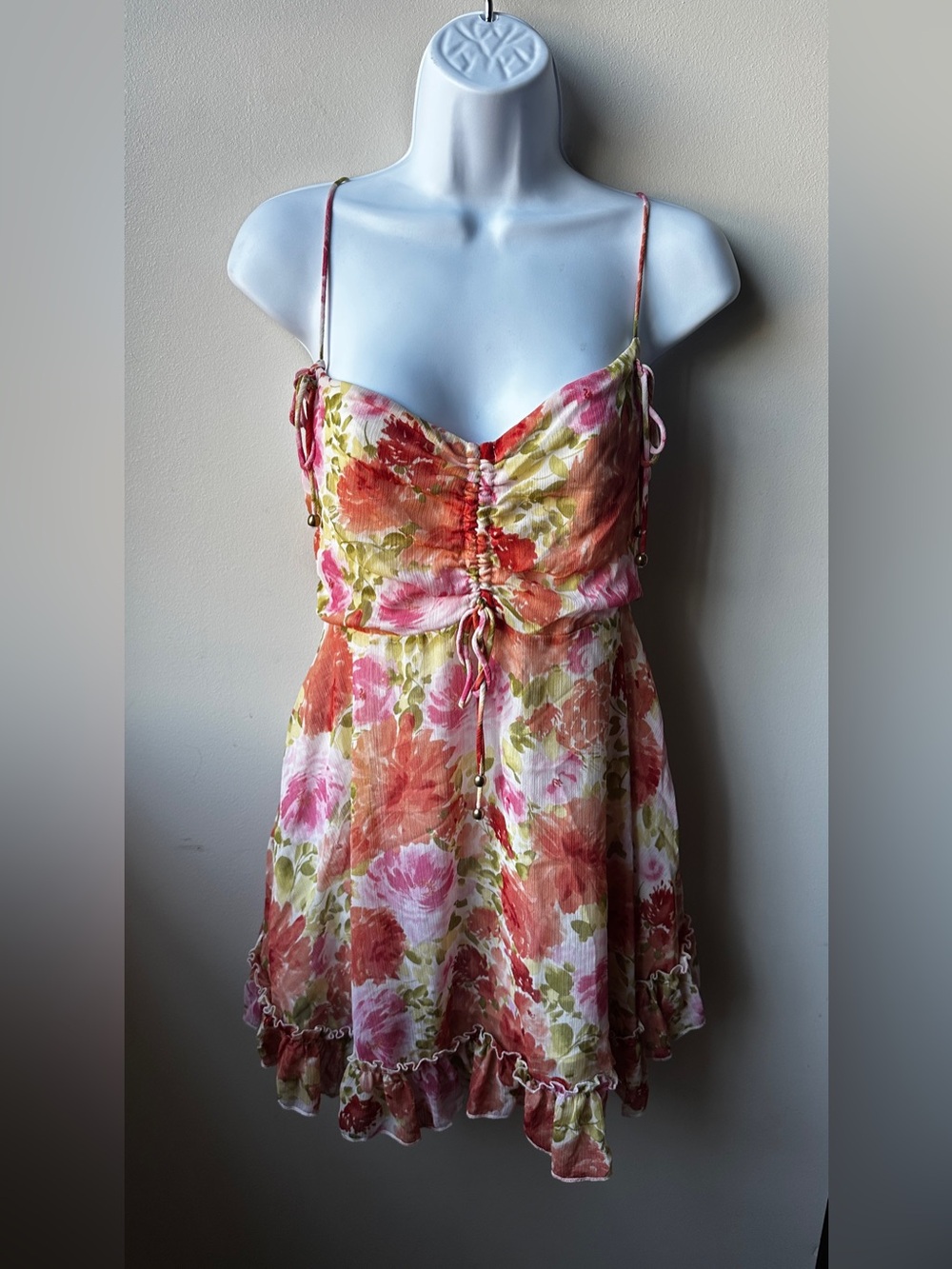 Skylar + Madison Floral Mini Dress Women's S Pink Coral Ruffle Hem Ruched NWOT